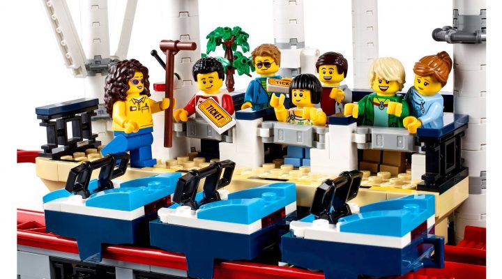 LEGO Creator Expert Roller Coaster 10261 | Ready to ride