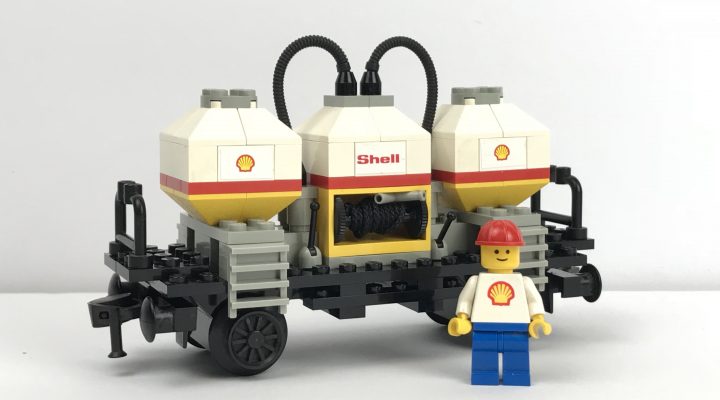 LEGO City Train Shell Tanker Wagon 7813 rebuilt