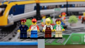 LEGO Train 60197 review - figures