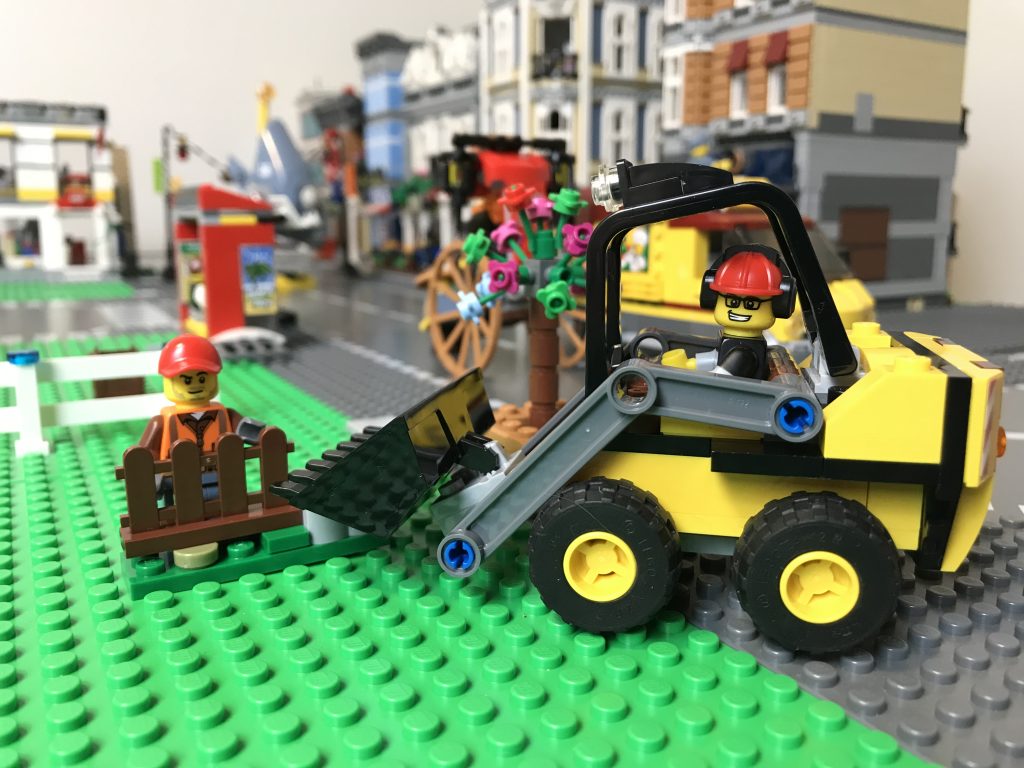 LEGO Construction Loader working on the latest LEGO City Update