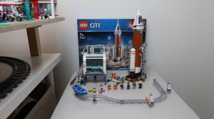 LEGO City Deep Space Rocket and Launch Control 60228 - built