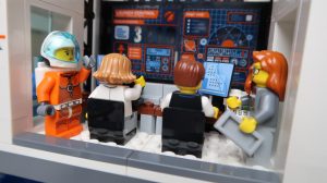 LEGO City Deep Space Rocket and Launch Control 60228 - inside mission control!