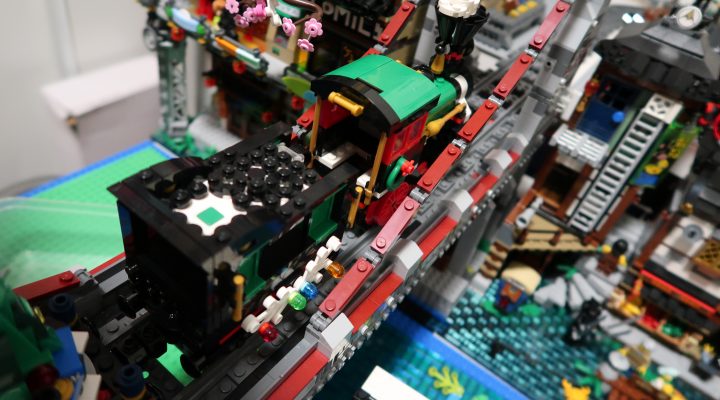 How to Motorize the LEGO Winter Holiday Train using Powered Up!