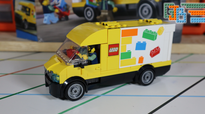 LEGO City 60500 The LEGO Van
